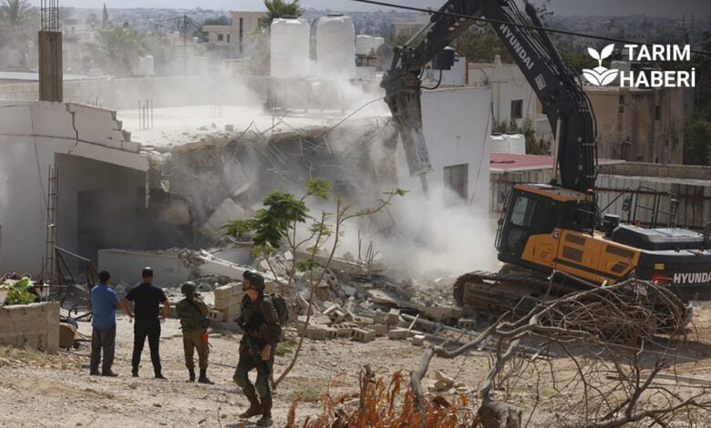 İsrail Filistinli çiftçilerin tesislerini yıktı