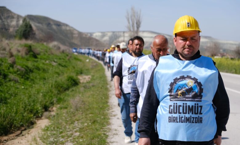 Diyarbakır'da DBB'den Tarım Emekçilerine Dayanışma Ziyareti Diyarbakır'da DBB'den Tarım Emekçilerine Dayanışma Ziyareti