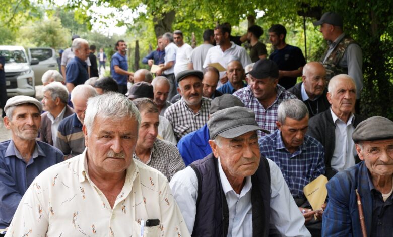 Ardahan Muhtarları Tarım Müdürü Akıllı'ya İlk Uyarısını Yaptı Ardahan Muhtarları Tarım Müdürü Akıllı'ya İlk Uyarısını Yaptı