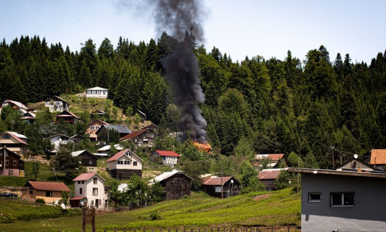 Bursa'daki Tarım Alanı Yangınına İtfaiye ve Orman Ekiplerinden Hızlı Müdahale Bursa'daki Tarım Alanı Yangınına İtfaiye ve Orman Ekiplerinden Hızlı Müdahale