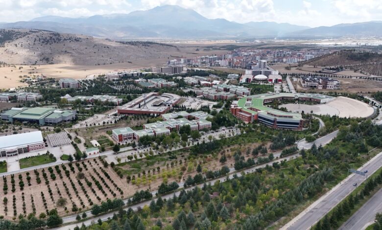 YÖK Başkanı Özvar'dan Açıklama: Bazı Bölümler %100 Dolu